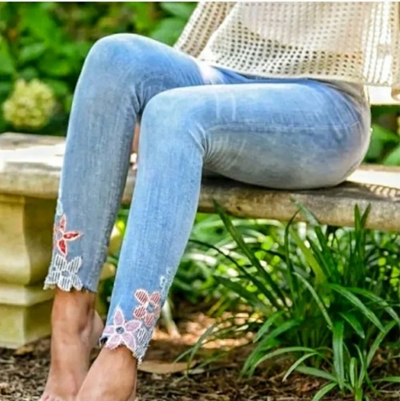 DRIFTWOOD Denim - NWOT DRIFTWOOD Jackie High Rise Skinny Jeans Boho Floral Hem Size 26